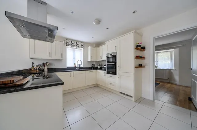 Wardle Avenue, Tilehurst, RG31, photo 2