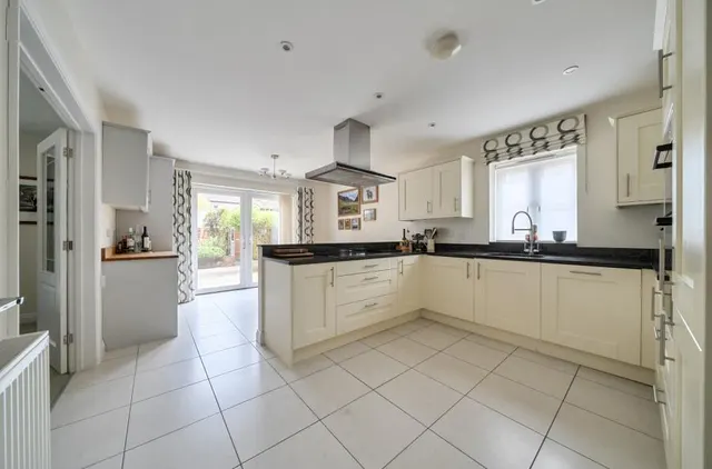 Wardle Avenue, Tilehurst, RG31, photo 3
