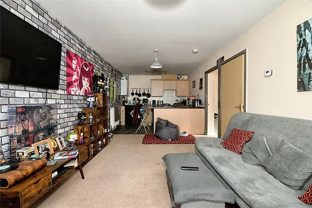 Gresham Close, Sutton-in-Ashfield, NG17, photo 2