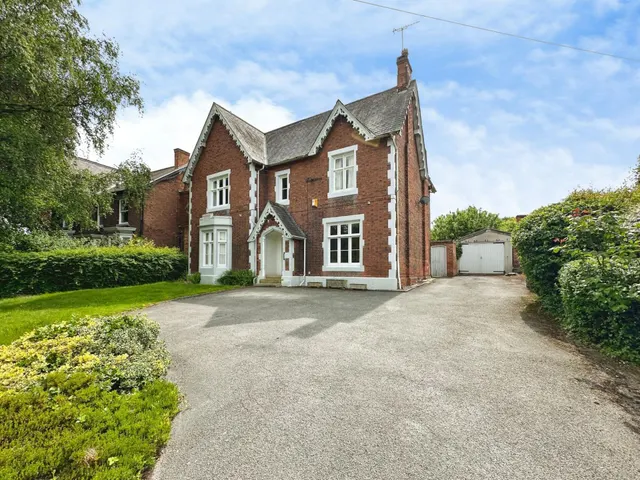 Newton Road, Burton-On-Trent, DE15, photo 1