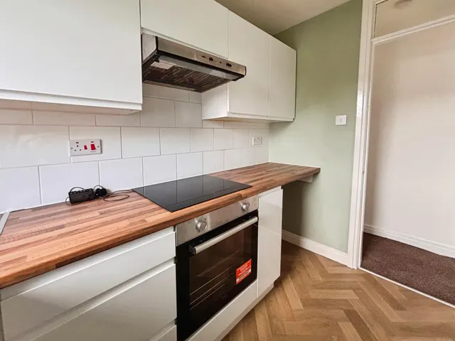 St Peters Mews, Rock Ferry, CH42, photo 3