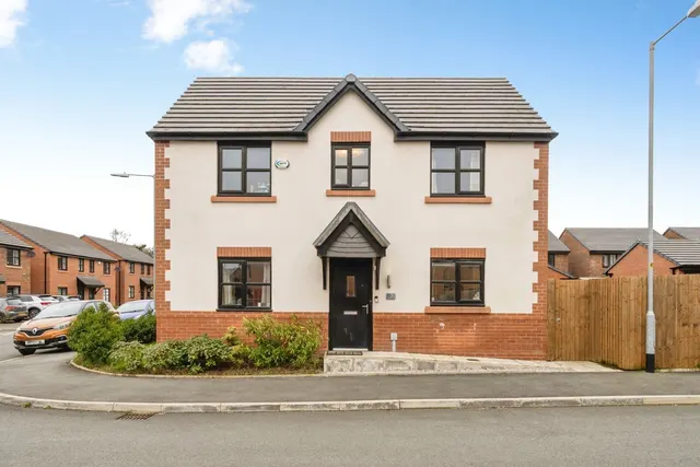 Borsdane Way, Bolton, BL5, photo 1