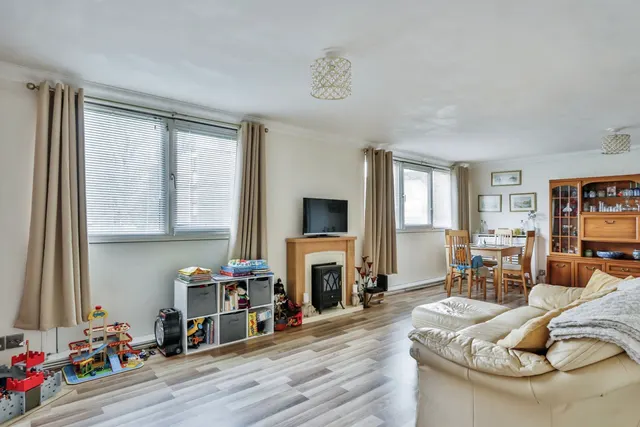 Downland Place, Poole, BH17, photo 2