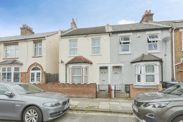 St. James's Avenue, Gravesend, DA11, photo 1
