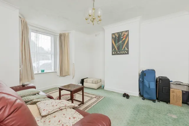 St. James's Avenue, Gravesend, DA11, photo 3