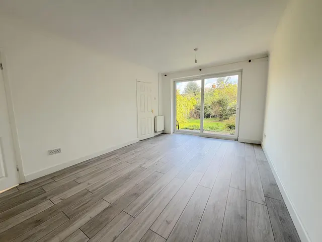 St Johns Road, Essington, WV11, photo 2