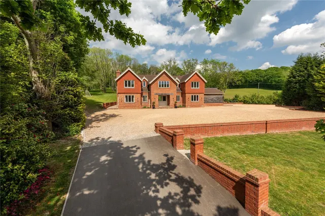 Beare Green Road, Beare Green, RH5, photo 1
