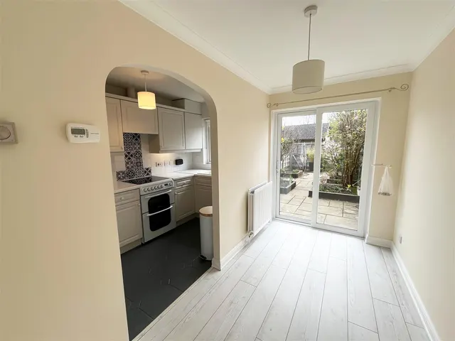 Eldon Road, Macclesfield, SK10, photo 2