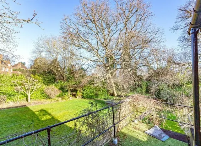 Photo 3 — Wildwood Road, Golders Green, NW11