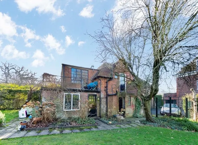 Wildwood Road, Golders Green, NW11, photo 1