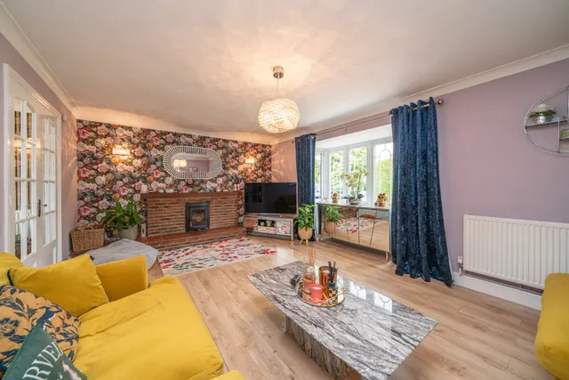 North Marston Lane, Whitchurch, HP22, photo 3