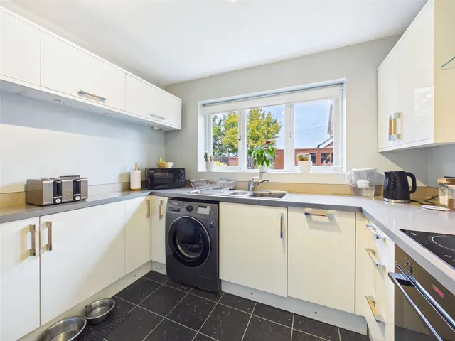 Coniston Drive, Doncaster, DN4, photo 2