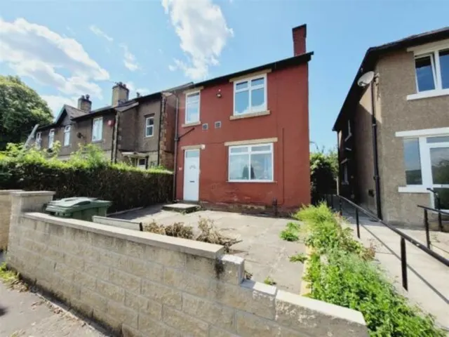 Bradford Road, Fartown, photo 1