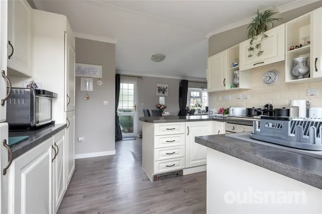 Photo 2 — The Glen, Linthurst Newtown, Blackwell, Bromsgrove, B60 1BX