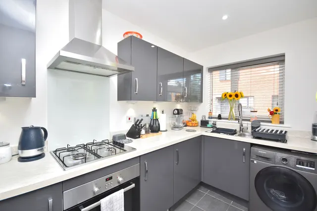 Photo 3 — Kensington Close, Northampton, NN2 6NP