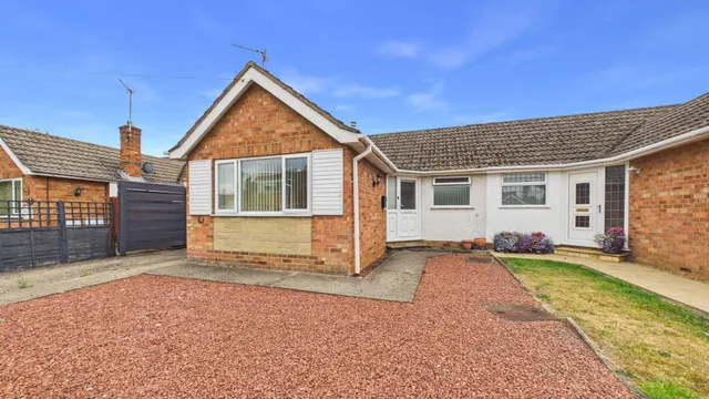 The Grove, Market Deeping, Peterborough, PE6, photo 1