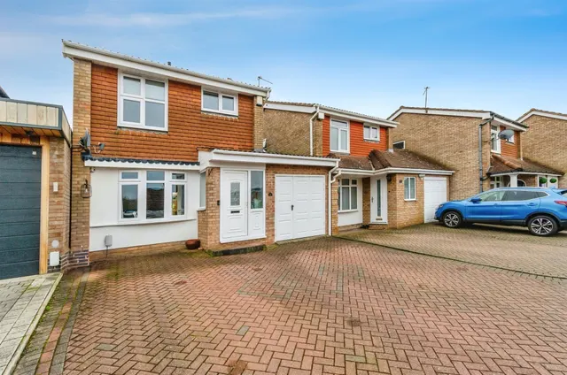 Langtree Close, Cannock, photo 1
