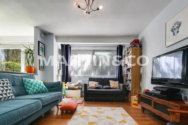 Queenswood Gardens, Aldersbrook, London, photo 1
