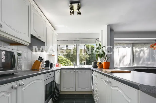 Photo 2 — Queenswood Gardens, Aldersbrook, London