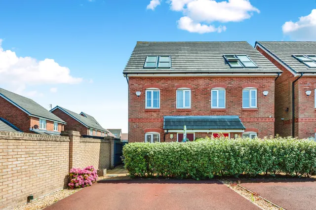 Stephenson Grove, Prescot, L35, photo 1