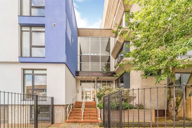 Skyline House, Swingate, Stevenage, Hertfordshire, SG1, photo 1
