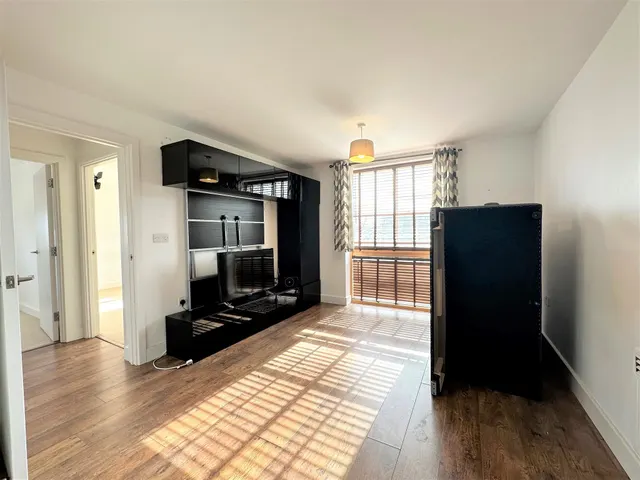 Drakes Drive, Stevenage, SG2, photo 3