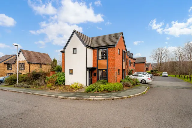 Worsley Close, Castlefields, Runcorn, WA7 2XL, photo 1