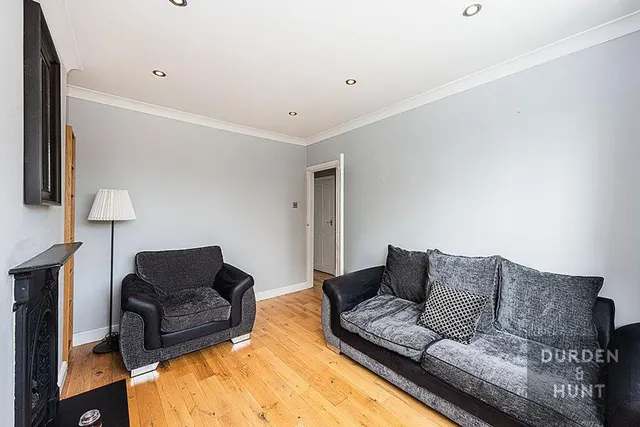 Cheltenham Gardens, Loughton, IG10, photo 3