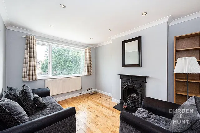 Cheltenham Gardens, Loughton, IG10, photo 2