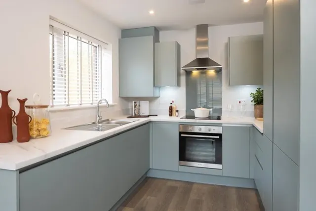 Wheldon Lane, RG40, photo 3