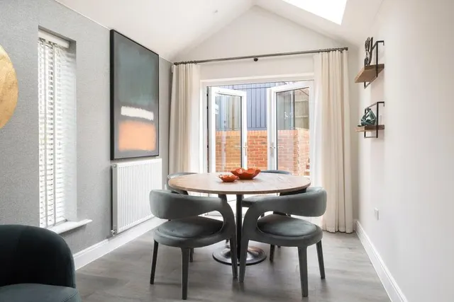 Wheldon Lane, RG40, photo 2
