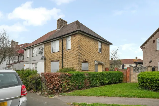 79 Lindsey Road, Dagenham, Greater London, RM8 2RH, photo 1