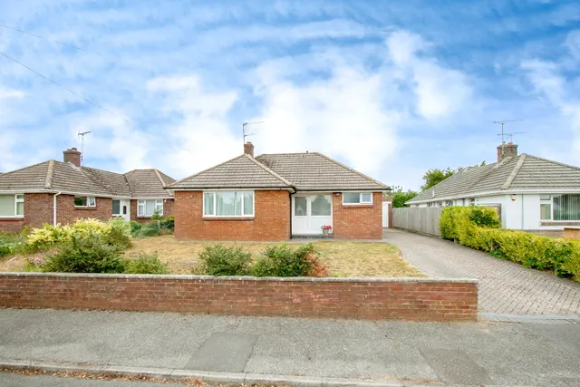 West Mill Crescent, Wareham, BH20, photo 1