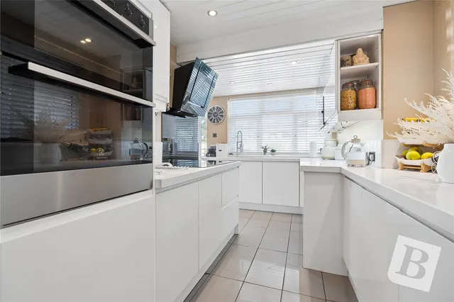 Photo 2 — Essex Close, Romford, RM7