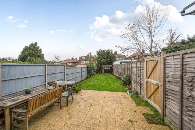 Riverdene, Edgware, HA8, photo 3