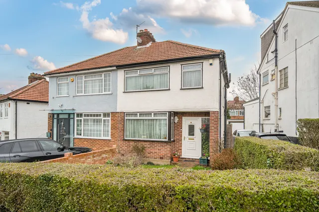 Riverdene, Edgware, HA8, photo 1