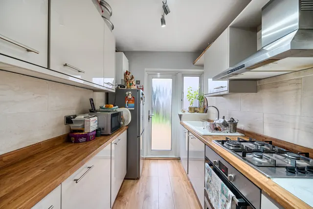 Riverdene, Edgware, HA8, photo 2