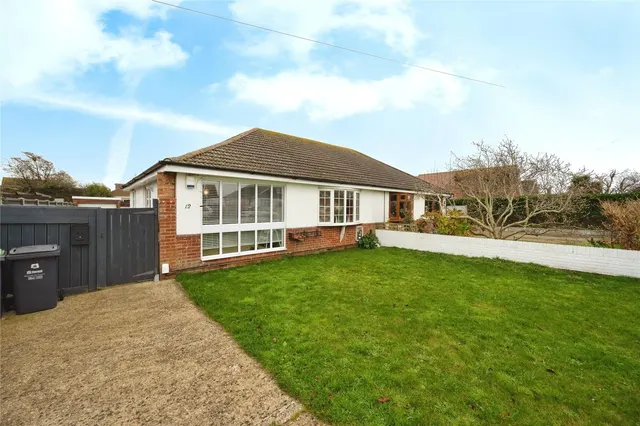Coronation Road, Hayling Island, PO11, photo 1