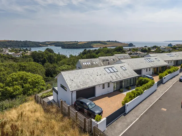 Spinnaker Drive, St Mawes, TR2, photo 2