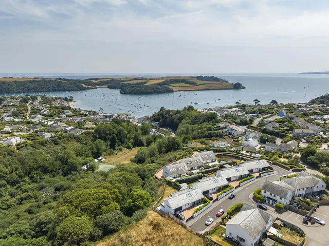 Spinnaker Drive, St Mawes, TR2, photo 3