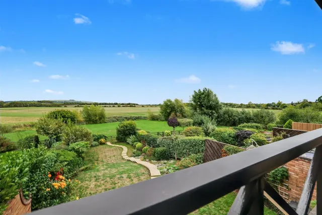 Photo 2 — River Way, Shipston-On-Stour, CV36