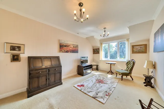Windsor Close, Northwood, HA6, photo 3