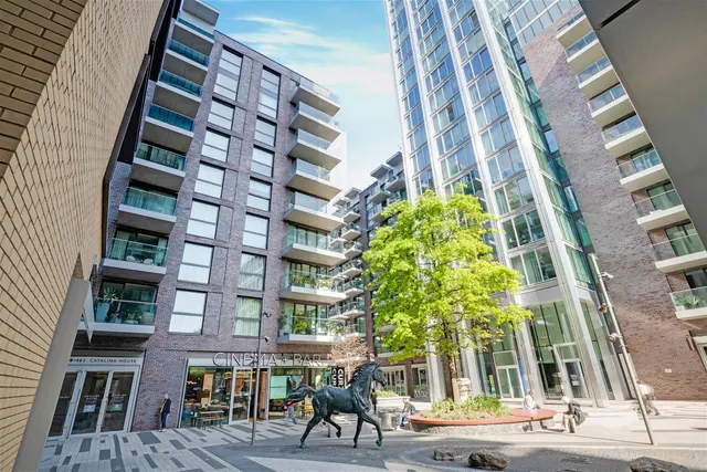 Canter Way, London, photo 1