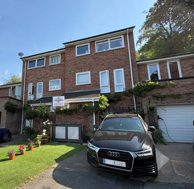 Domville Close, Lymm, photo 1