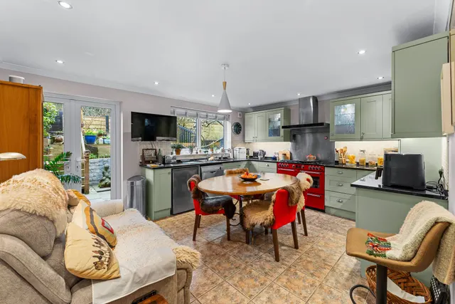 Domville Close, Lymm, photo 3