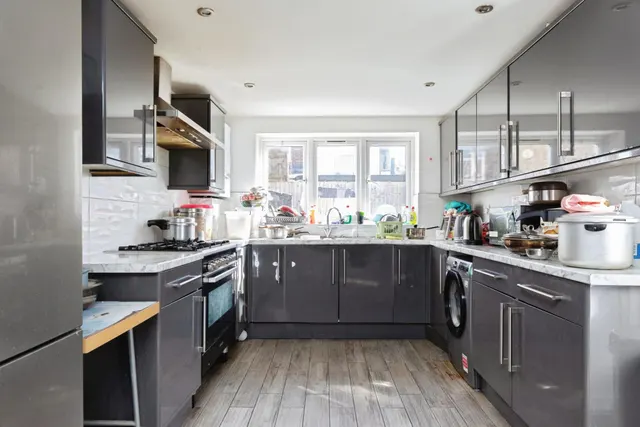 Ferndale Road, London, E7, photo 3