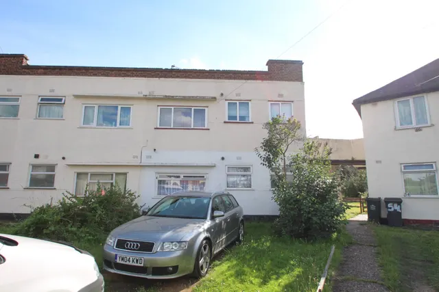 Burnham Crescent, Dartford, photo 1