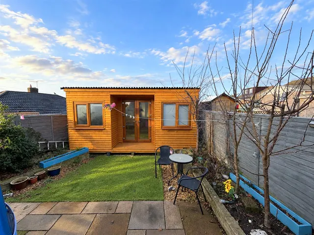 Aireville Mount, Silsden, BD20, photo 2