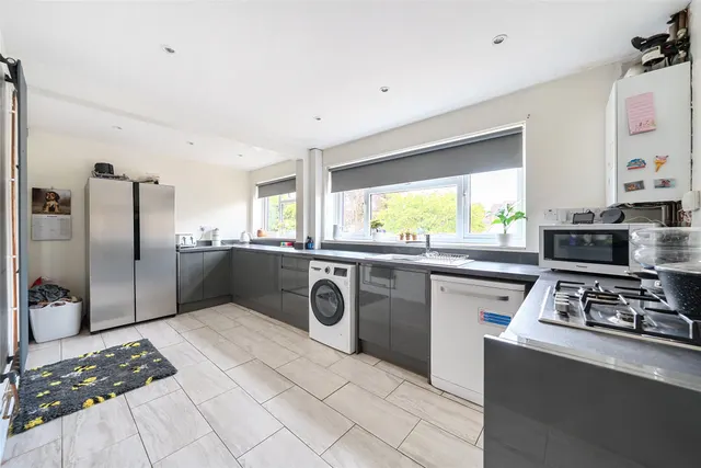 Photo 2 — Wellfield, Tewkesbury, GL20 8BY