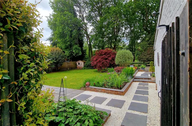 Glaziers Lane, Normandy, GU3, photo 2
